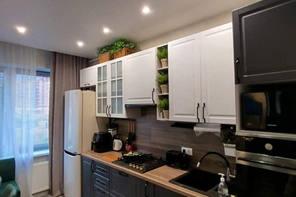Продаётся 3-комнатная квартира, 103 м²