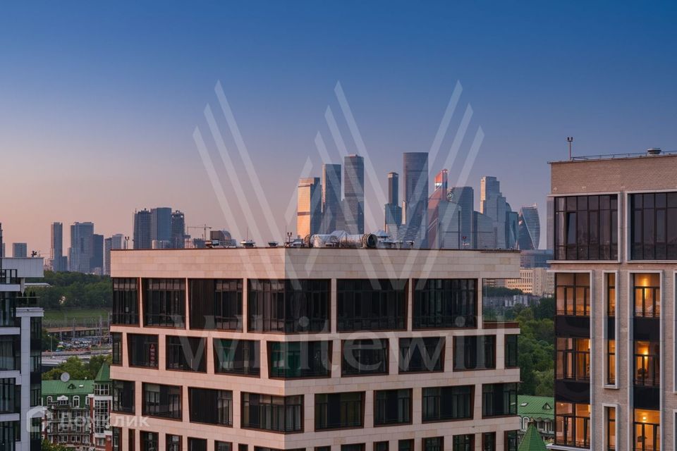 Продаётся 4-комнатная квартира, 150 м²