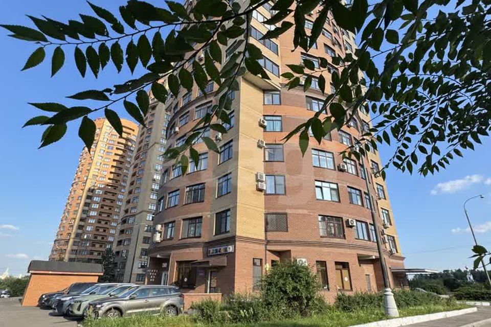 Продаётся 2-комнатная квартира, 72.1 м²