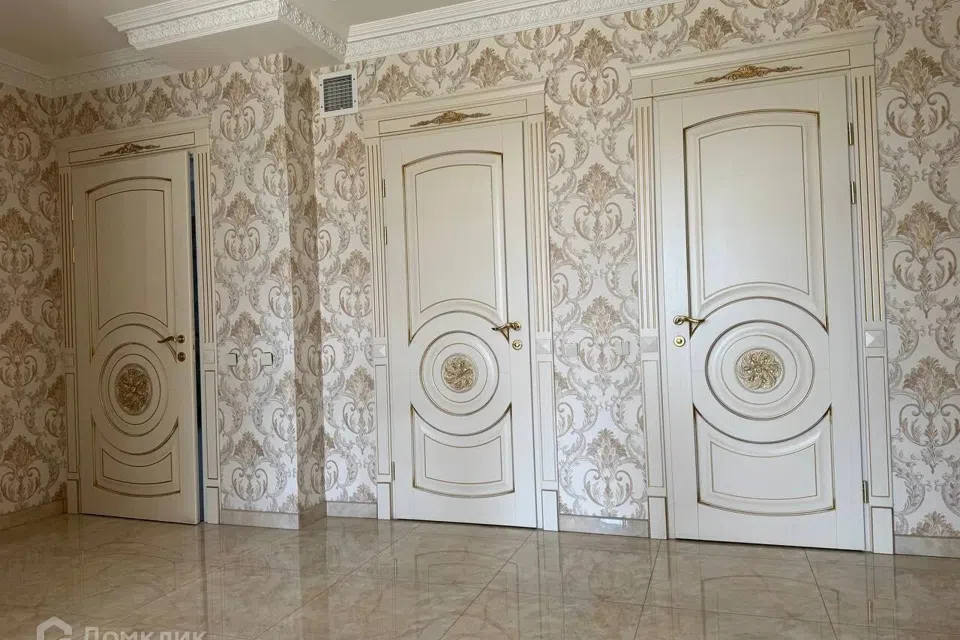 Сдаётся 2-этажный дом, 500 м²