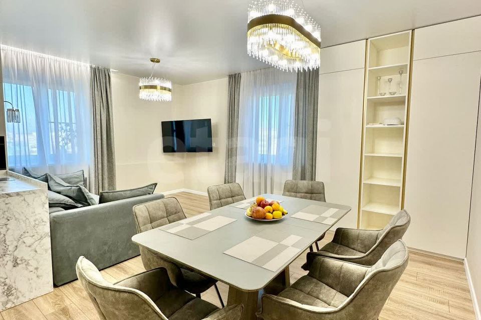Продаётся 3-комнатная квартира, 102.7 м²