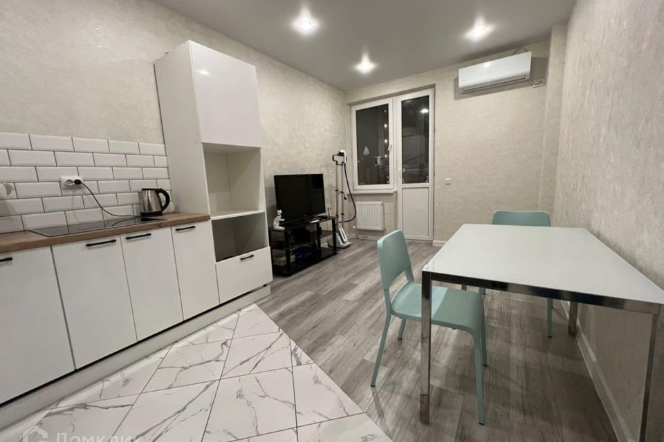 Продаётся 1-комнатная квартира, 42 м²