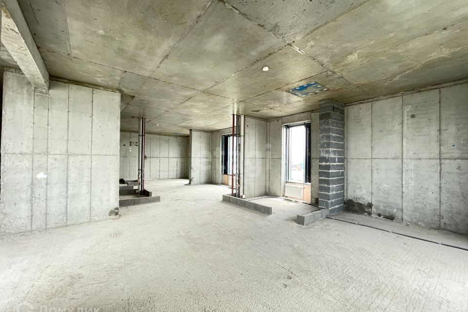 Продаётся 4-комнатная квартира, 109 м²