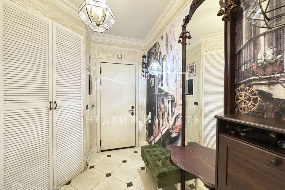 Продаётся 3-комнатная квартира, 114 м²