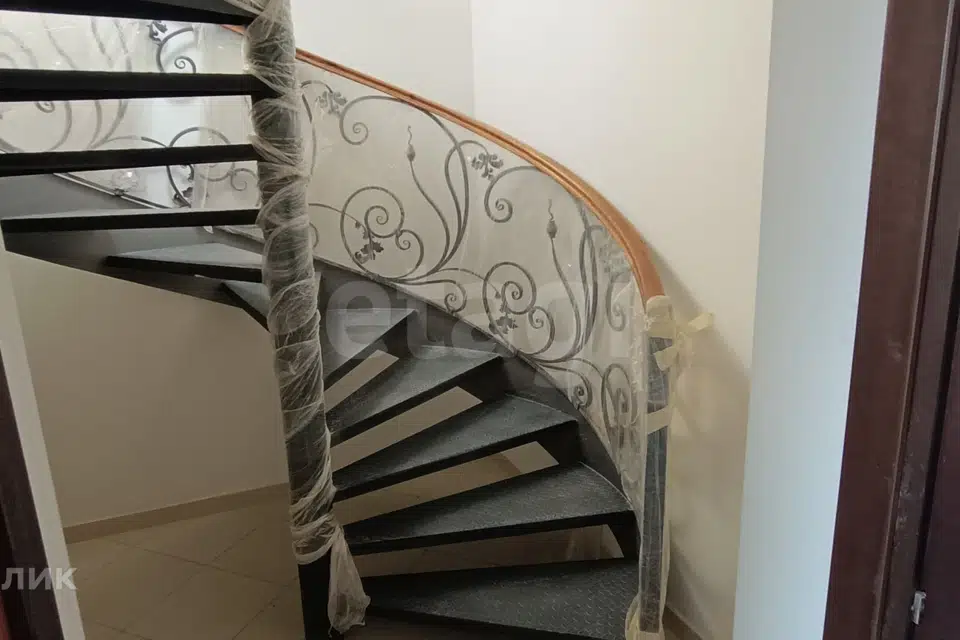 Продаётся 7-комнатная квартира, 237.1 м²