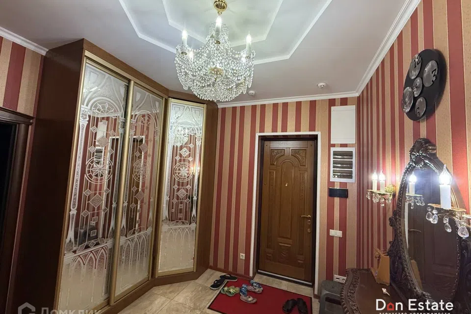 Продаётся 4-комнатная квартира, 163 м²