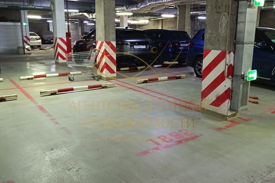 Сдаётся машиноместо, 12 м²