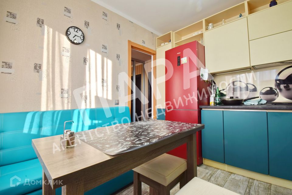Продаётся 1-комнатная квартира, 42 м²
