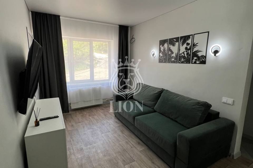 Продаётся 3-комнатная квартира, 41.3 м²