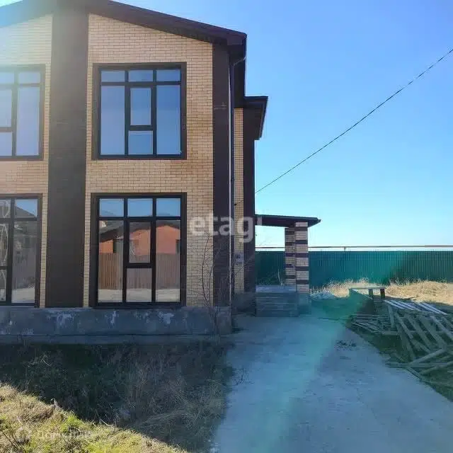 Продаётся 2-этажный дом, 143 м²