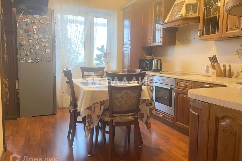 Продаётся 2-комнатная квартира, 72.2 м²