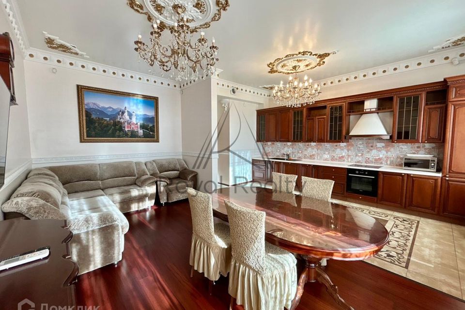 Сдаётся 3-комнатная квартира, 103 м²