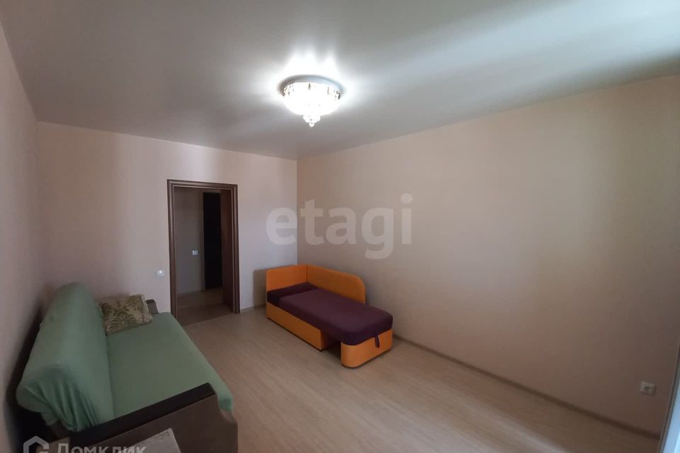 Продаётся 1-комнатная квартира, 41.8 м²
