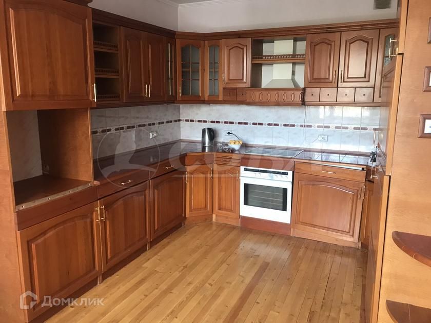 Сдаётся 4-комнатная квартира, 156 м²