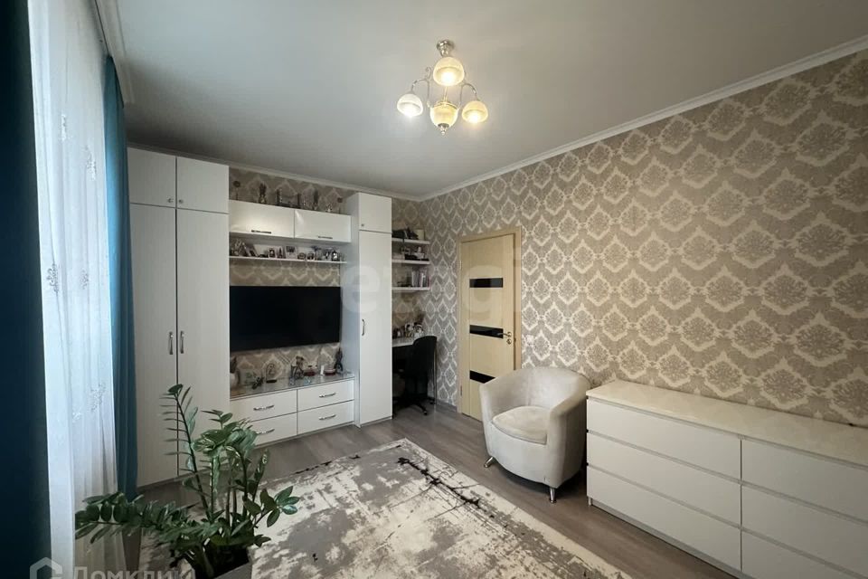 Продаётся 1-комнатная квартира, 42 м²