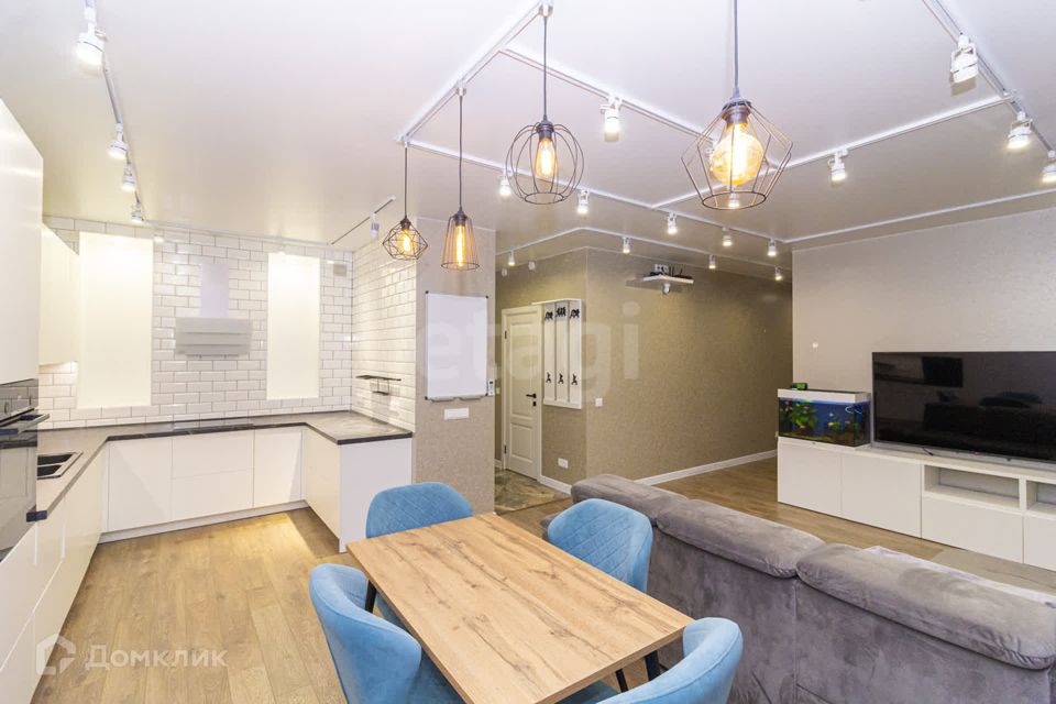 Продаётся 3-комнатная квартира, 105.3 м²