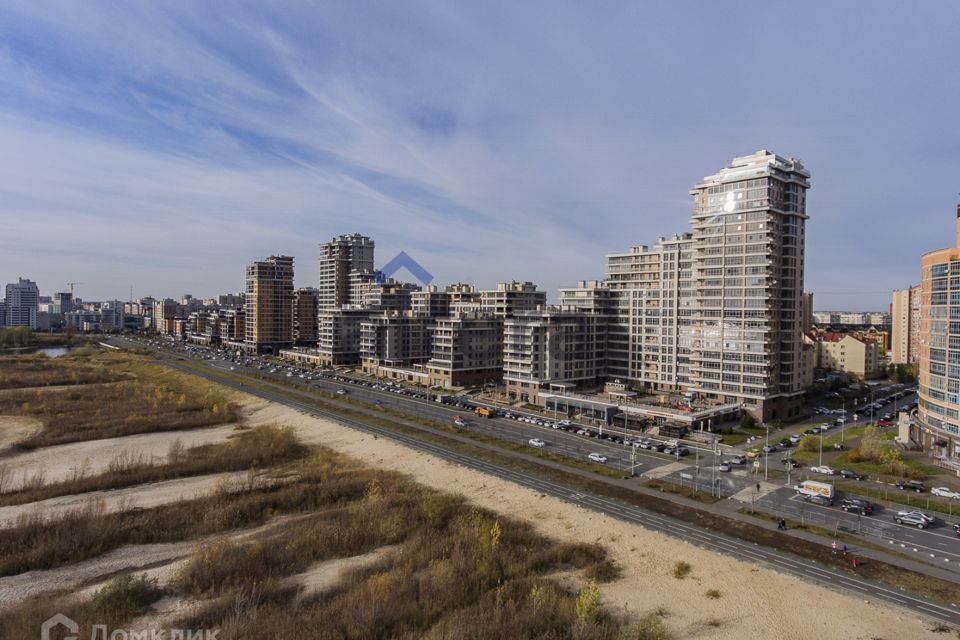 Продаётся 4-комнатная квартира, 156 м²