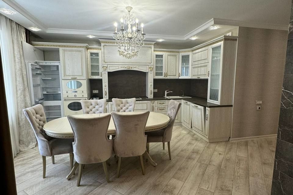 Продаётся 2-комнатная квартира, 99 м²
