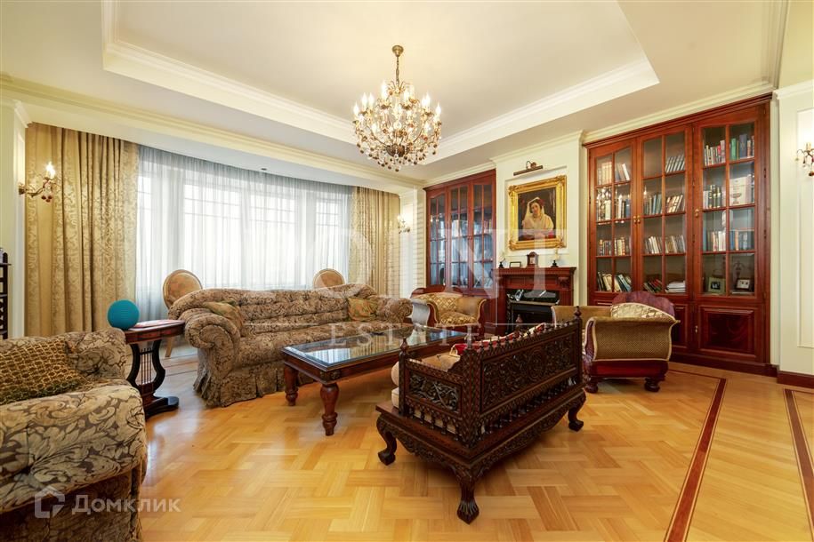 Продаётся 4-комнатная квартира, 241 м²