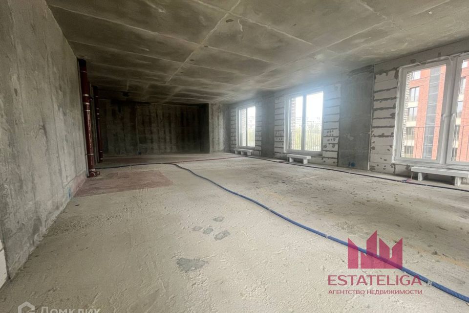 Продаётся 4-комнатная квартира, 122 м²