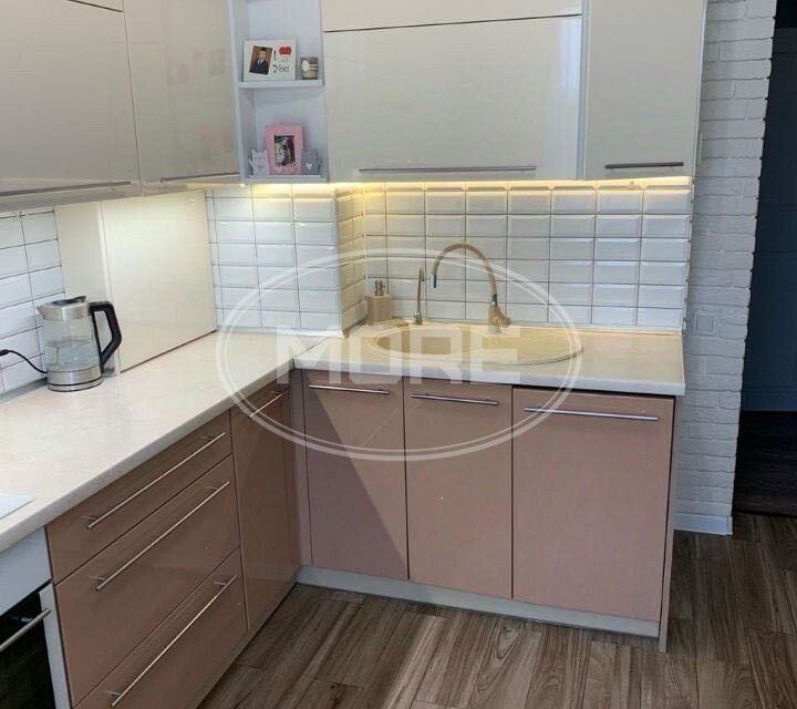 Продаётся 3-комнатная квартира, 82 м²