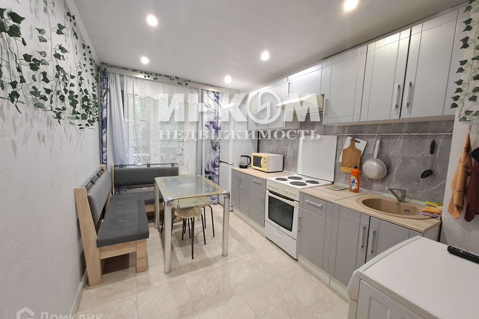 Сдаётся 2-комнатная квартира, 56 м²