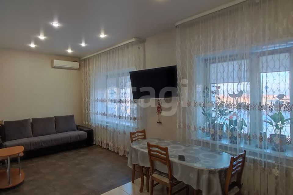 Продаётся 2-комнатная квартира, 79.7 м²
