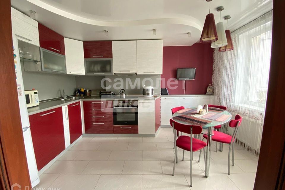 Продаётся 4-комнатная квартира, 92 м²