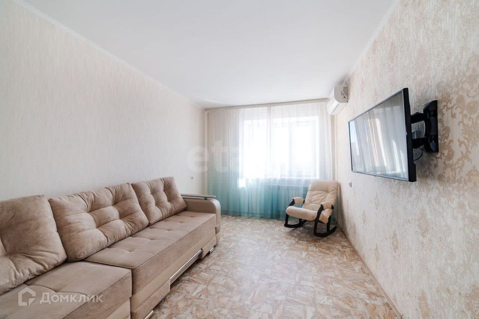 Продаётся 1-комнатная квартира, 42 м²