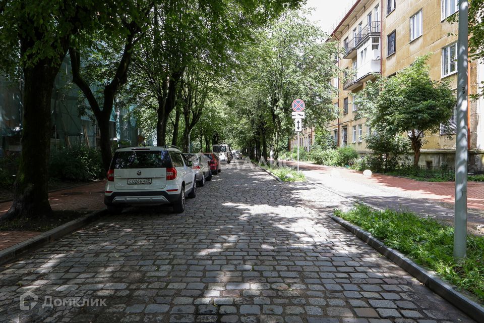 Продаётся 5-комнатная квартира, 105.6 м²