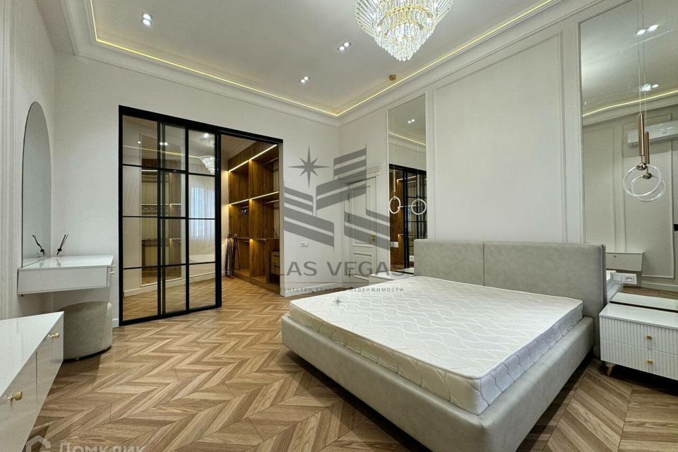 Сдаётся 2-комнатная квартира, 83 м²