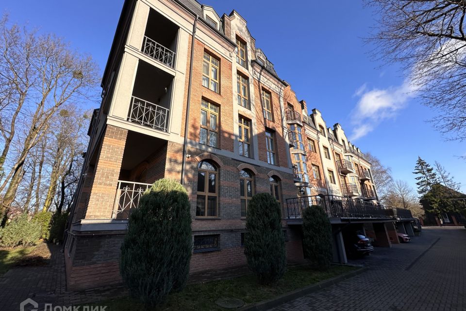Продаётся 3-комнатная квартира, 116 м²