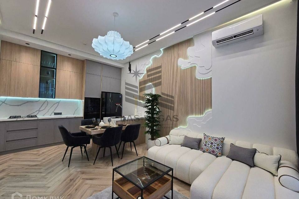 Сдаётся 3-комнатная квартира, 130 м²