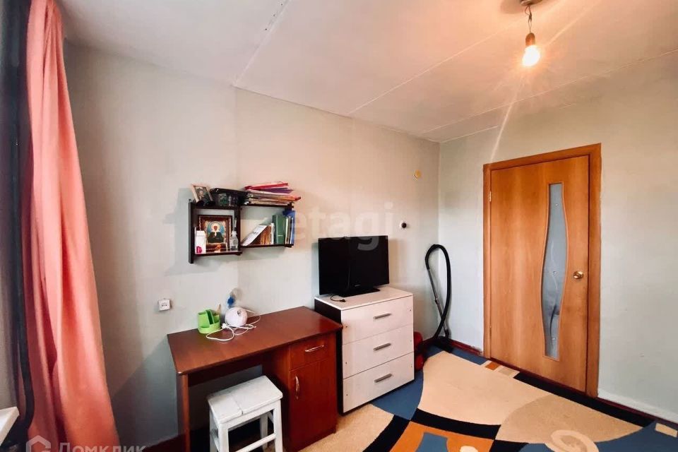 Продаётся 4-комнатная квартира, 60.5 м²