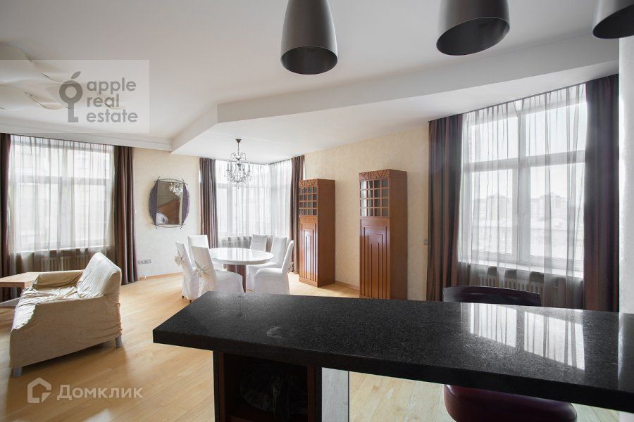 Сдаётся 4-комнатная квартира, 195 м²