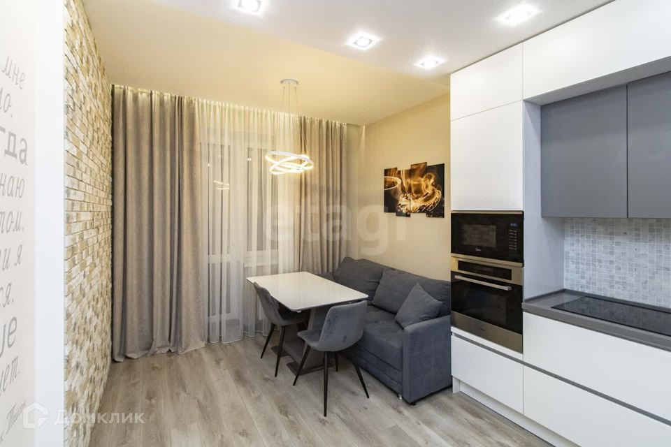 Продаётся 1-комнатная квартира, 56 м²