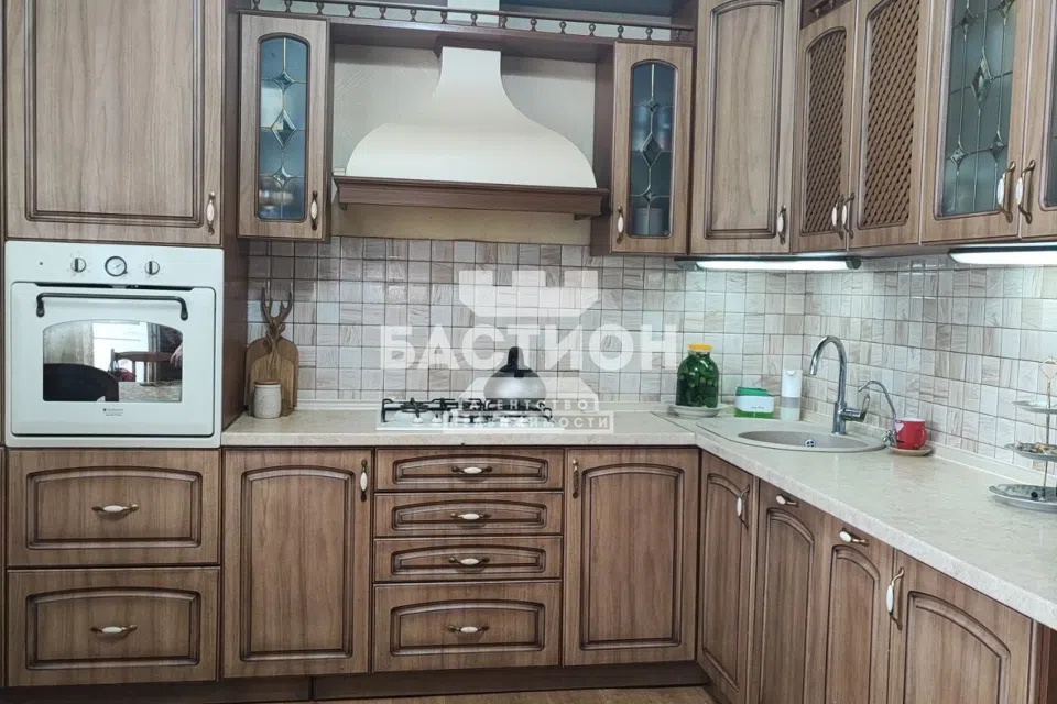 Продаётся 3-этажный дом, 284 м²