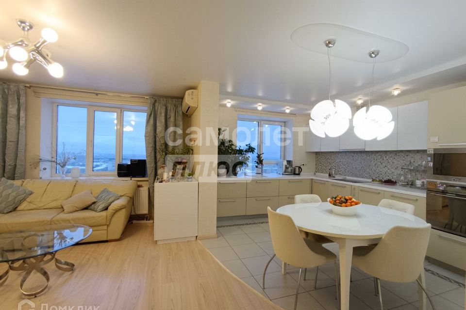 Продаётся 3-комнатная квартира, 91 м²