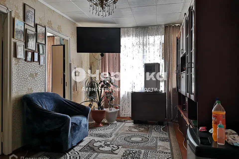 Продаётся 4-комнатная квартира, 61 м²