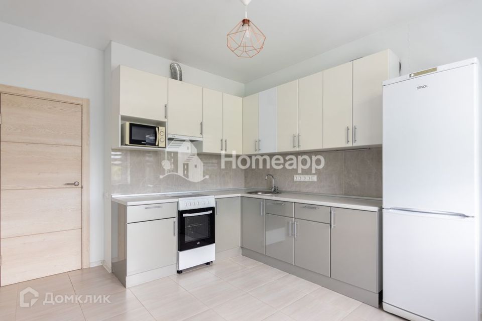Продаётся 1-комнатная квартира, 41.8 м²