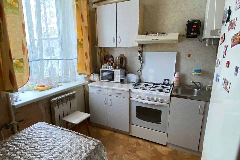 Продаётся 3-комнатная квартира, 50.5 м²