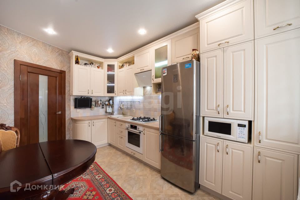 Продаётся 2-комнатная квартира, 65 м²