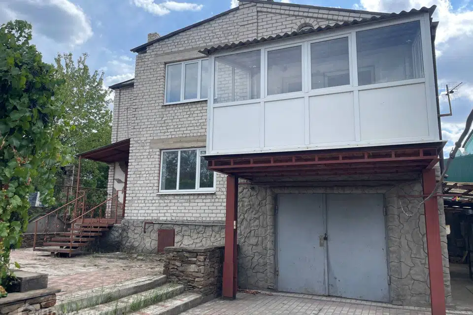 Продаётся 2-этажный дом, 200 м²