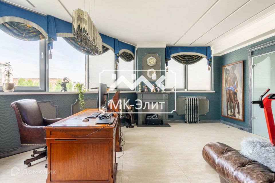 Продаётся 3-комнатная квартира, 142 м²