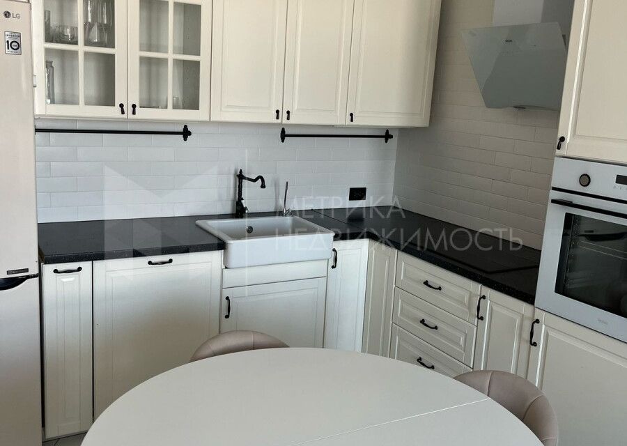 Продаётся 4-комнатная квартира, 79.4 м²