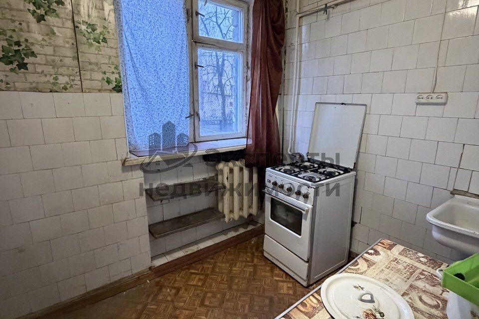 Продаётся 3-комнатная квартира, 49.6 м²