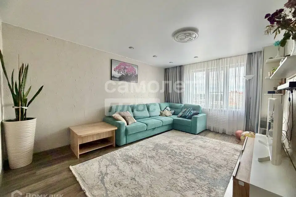 Продаётся 4-комнатная квартира, 67.7 м²