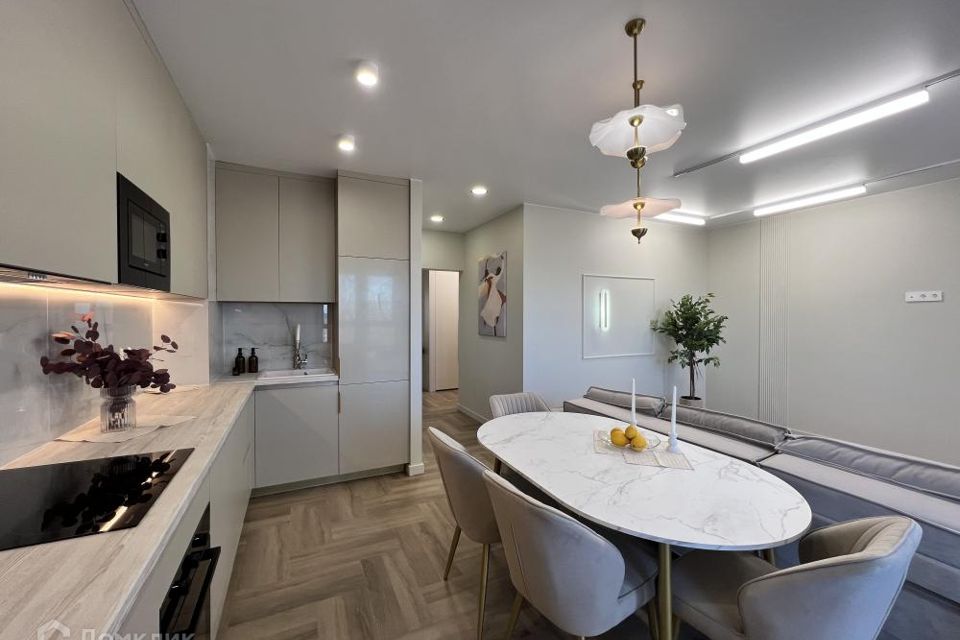 Продаётся 3-комнатная квартира, 82 м²