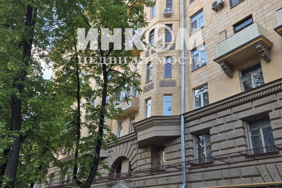 Продаётся 1-комнатная квартира, 54 м²
