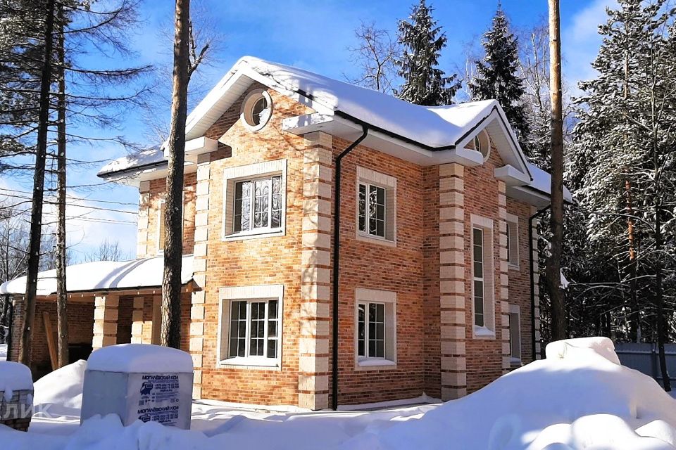 Продаётся 2-этажный дом, 155 м²